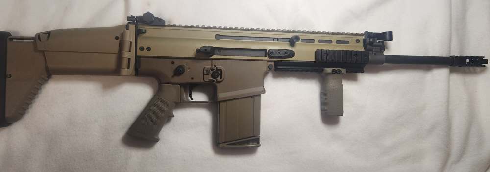 FN SCAR 17S FDE NRCH Excellent condition UPGRADES-img-0