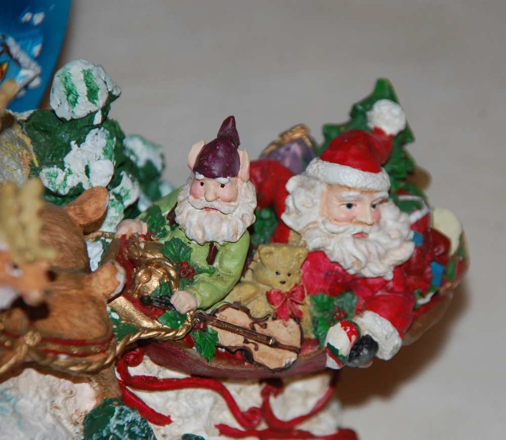 Vintage Christmas Xmas Musical Box 1980s-img-4