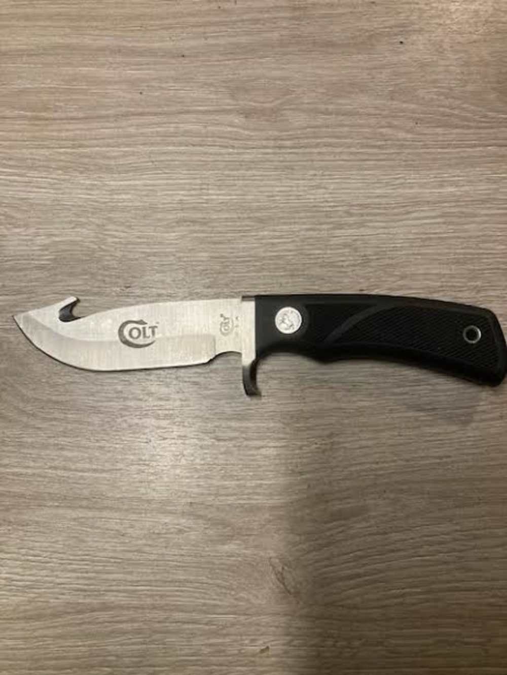 Colt CT-6 hunting/collectible Knife  good condition used-img-0