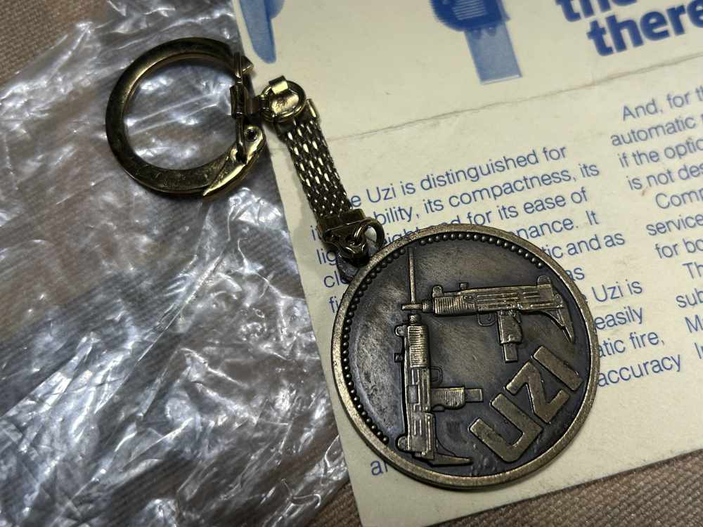 VTG 80s ACTION ARMS UZI bronze Keychain NOS MINT IN WRAP RARE collectible -img-6