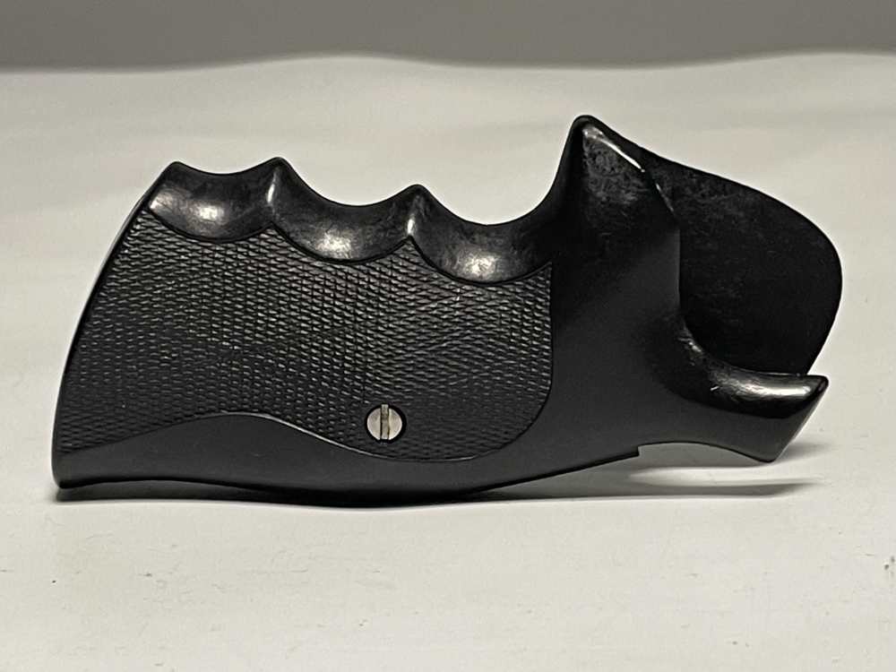HOGUE GRIP SALE! - S&W RECOIL ABSORBING MONOGRIP!-img-1