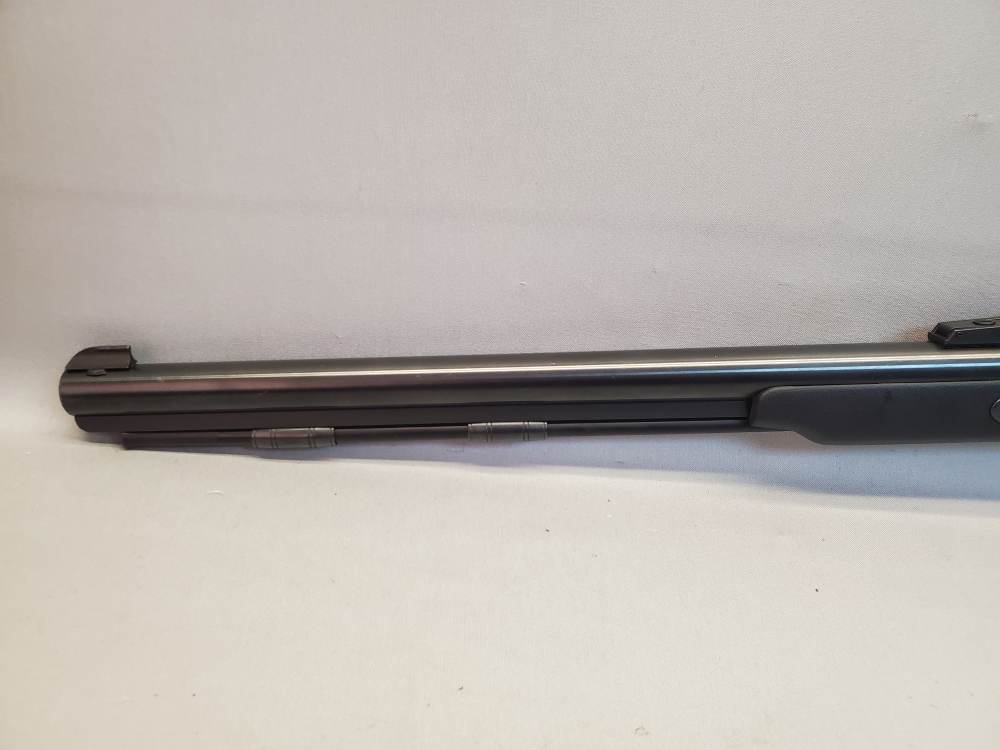 THOMPSON CENTER ARMS NEW ENGLANDER BLACK POWDER RIFLE 50 CAL SYN STOCK-img-2