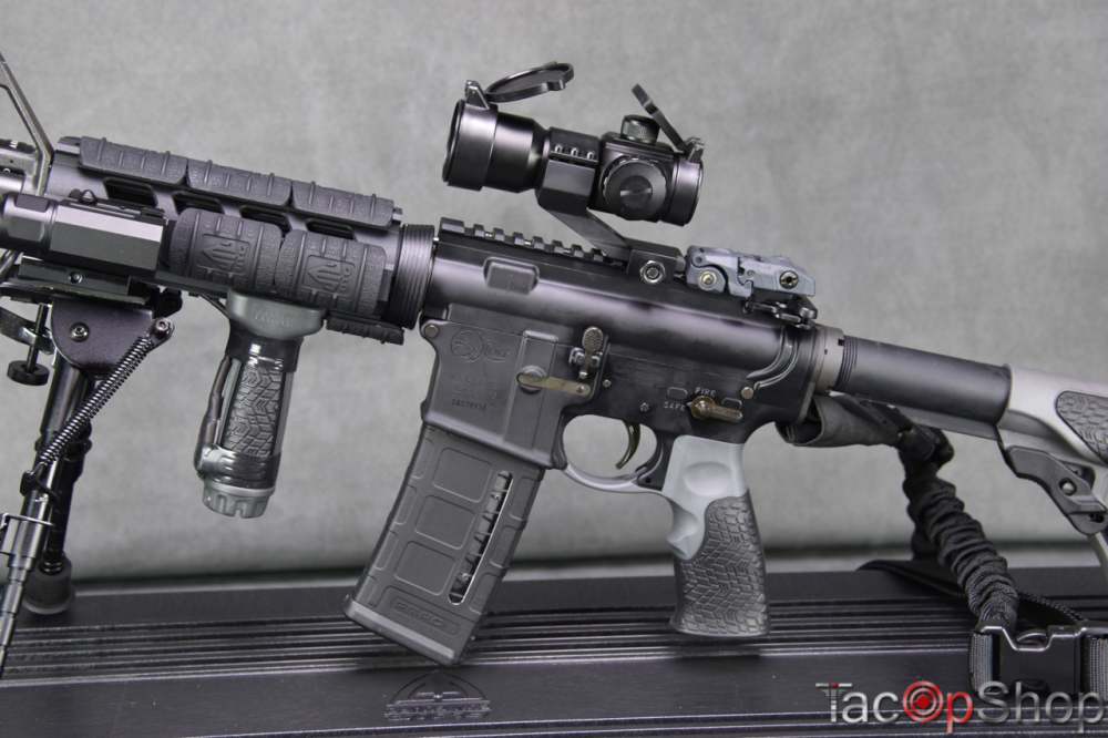 Colt LE6920 OEM1 w/ Daniel Defense Furniture-img-2