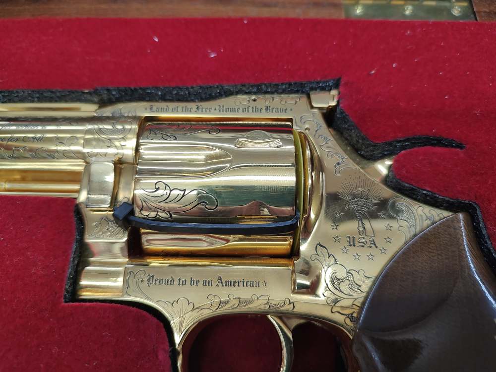 Dan Wesson  American Historical Gold 24KT  Plated  44 Magnum-img-11