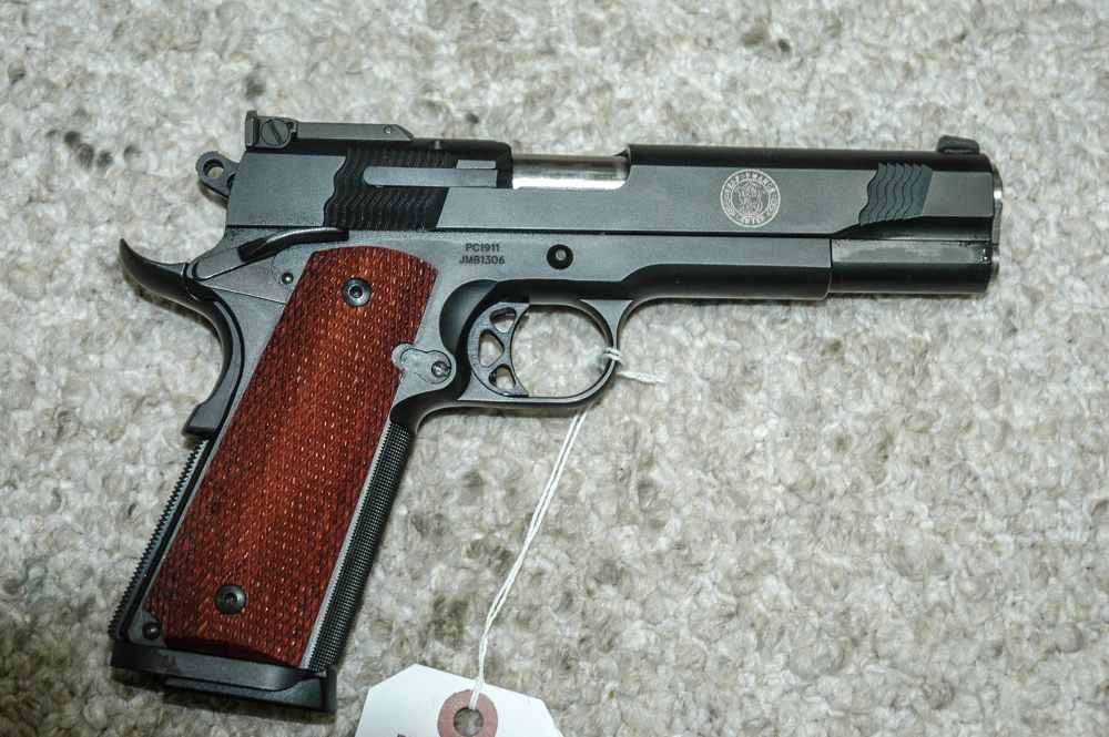 Smith and Wesson 1911 Performance Center .45 ACP-img-1