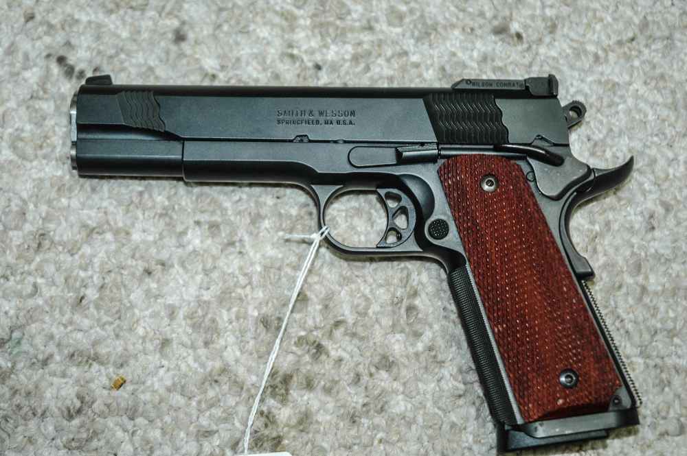 Smith and Wesson 1911 Performance Center .45 ACP-img-2