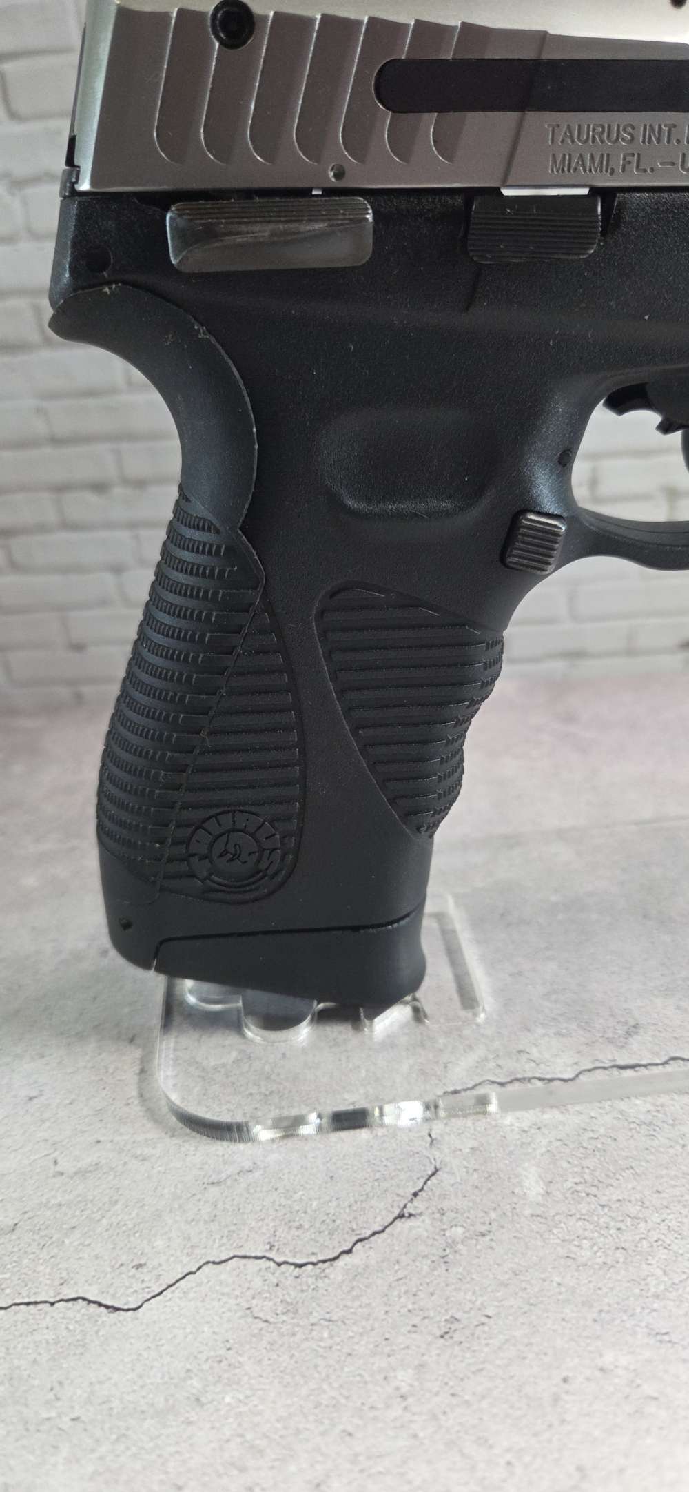 Taurus PT24/7 G2 .45ACP - with Stainless Steel Slide - Black/Silver-img-5