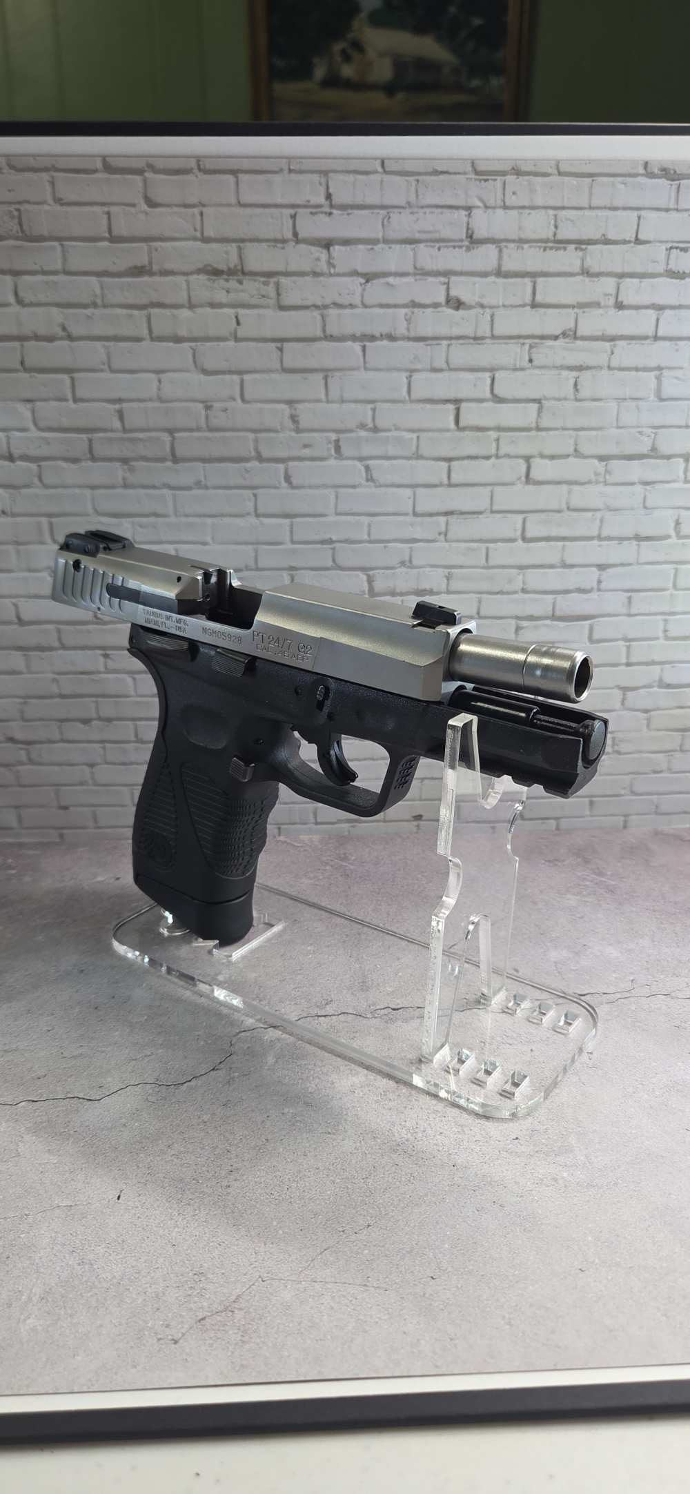 Taurus PT24/7 G2 .45ACP - with Stainless Steel Slide - Black/Silver-img-10