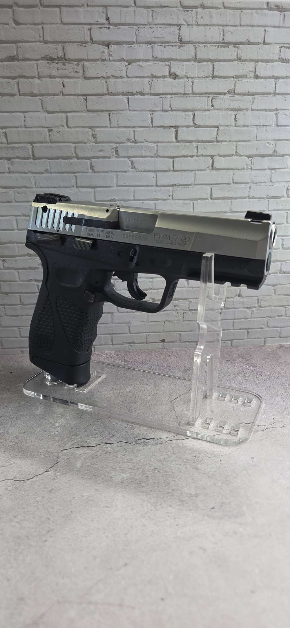 Taurus PT24/7 G2 .45ACP - with Stainless Steel Slide - Black/Silver-img-3