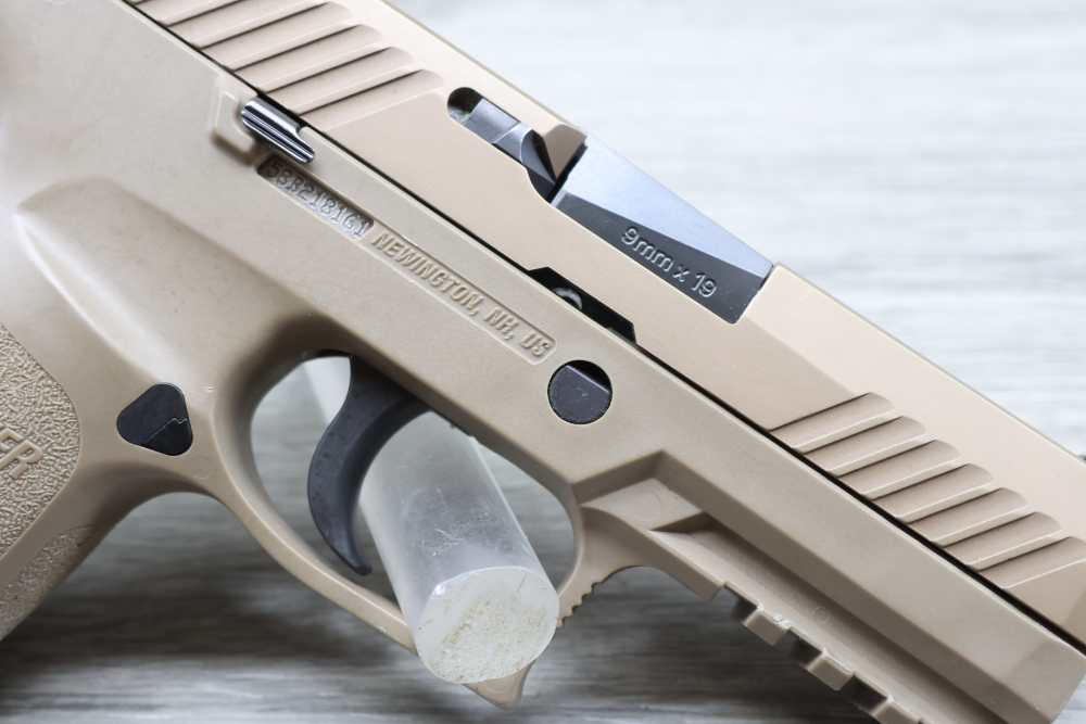 Sig Sauer P320 Compact 9mm - FDE - OEM Box - Penny Auction - NO RESERVE!-img-9