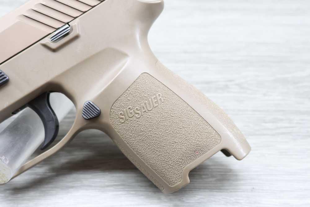 Sig Sauer P320 Compact 9mm - FDE - OEM Box - Penny Auction - NO RESERVE!-img-5