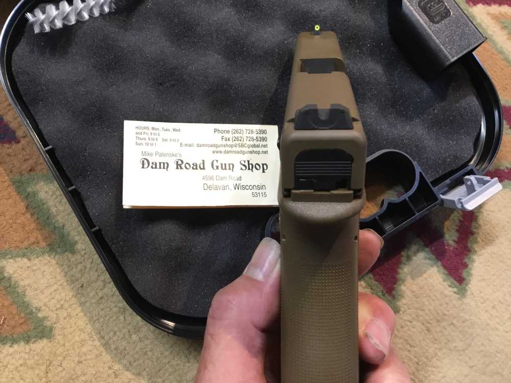 Glock 17 Larry Vickers FDE 9mm Serial #8822LAV-img-2