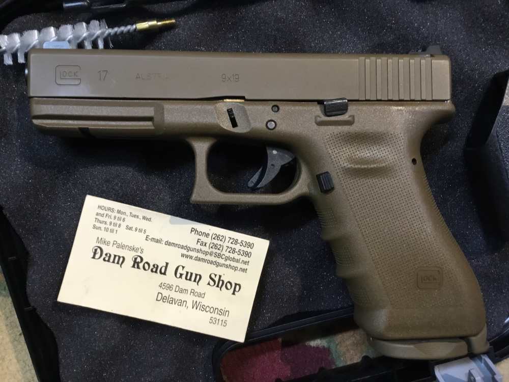 Glock 17 Larry Vickers FDE 9mm Serial #8822LAV-img-1