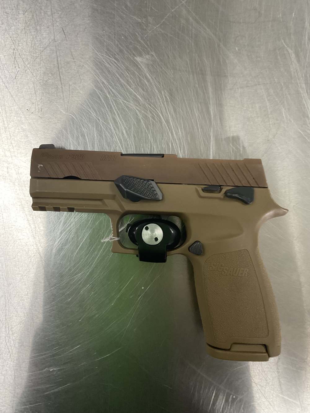Sig P320 M18 no back plate very good condition -img-1