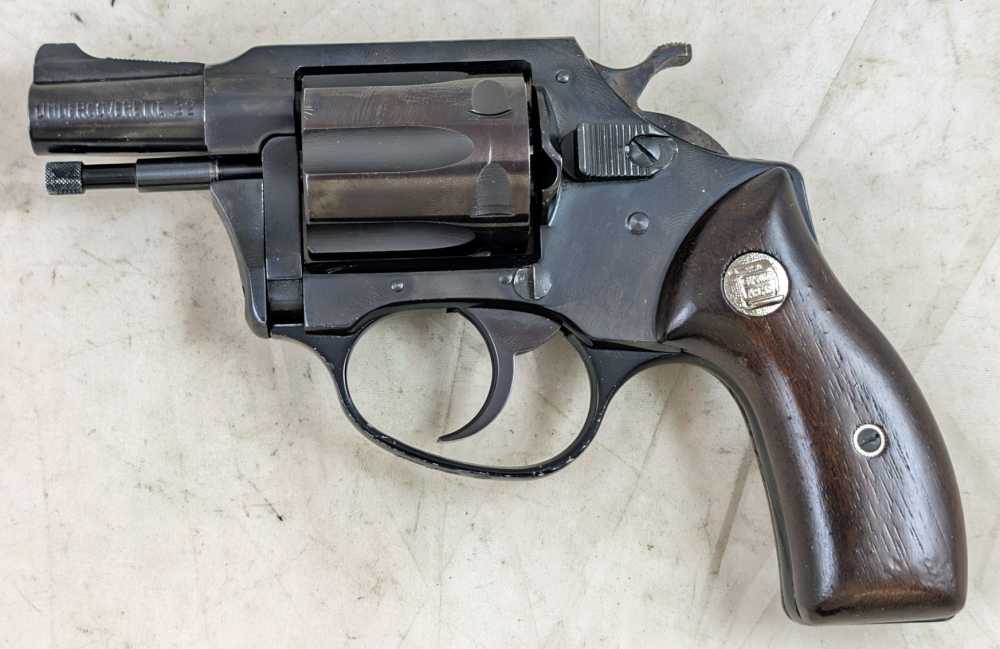 1978 Charter Arms Undercoverette 2" 32 S&W Long Stratford CT 6-Shot DA/SA-img-1