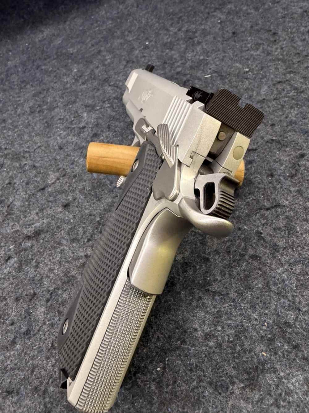 KIMBER RIMFIRE TARGET .22LR w/BOX & TWO MAGS-img-4