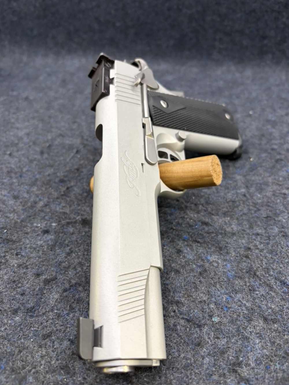 KIMBER RIMFIRE TARGET .22LR w/BOX & TWO MAGS-img-7
