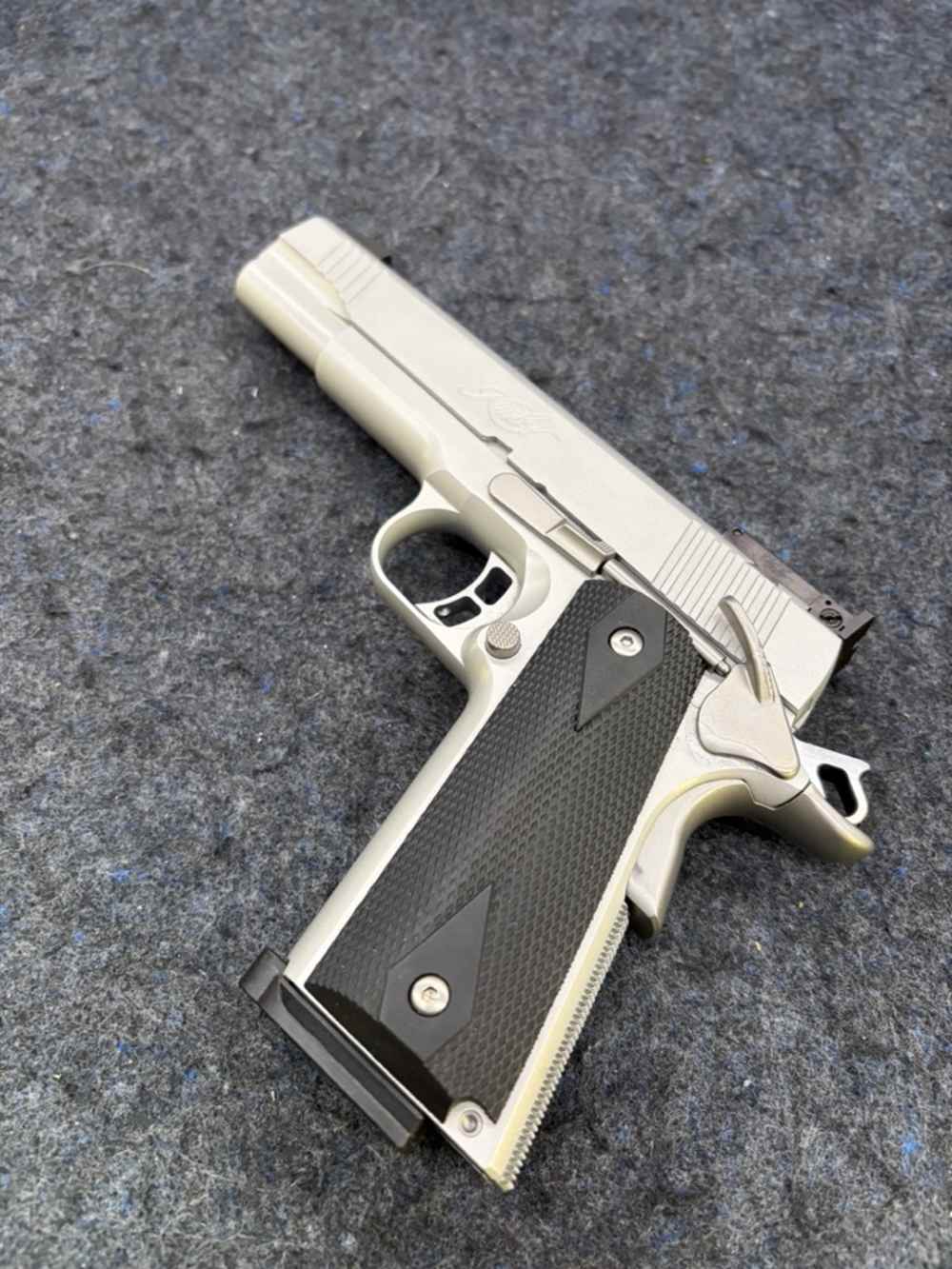 KIMBER RIMFIRE TARGET .22LR w/BOX & TWO MAGS-img-3