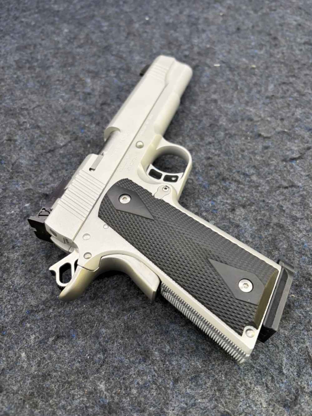 KIMBER RIMFIRE TARGET .22LR w/BOX & TWO MAGS-img-2