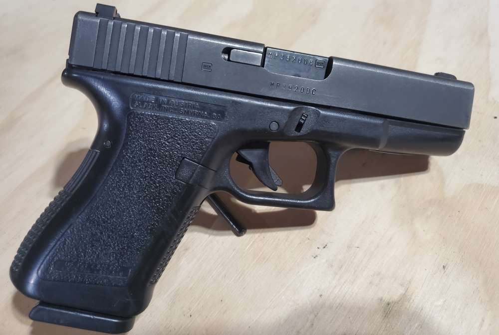 Police Trade-in Glock 19 Gen 2 9mm -img-0