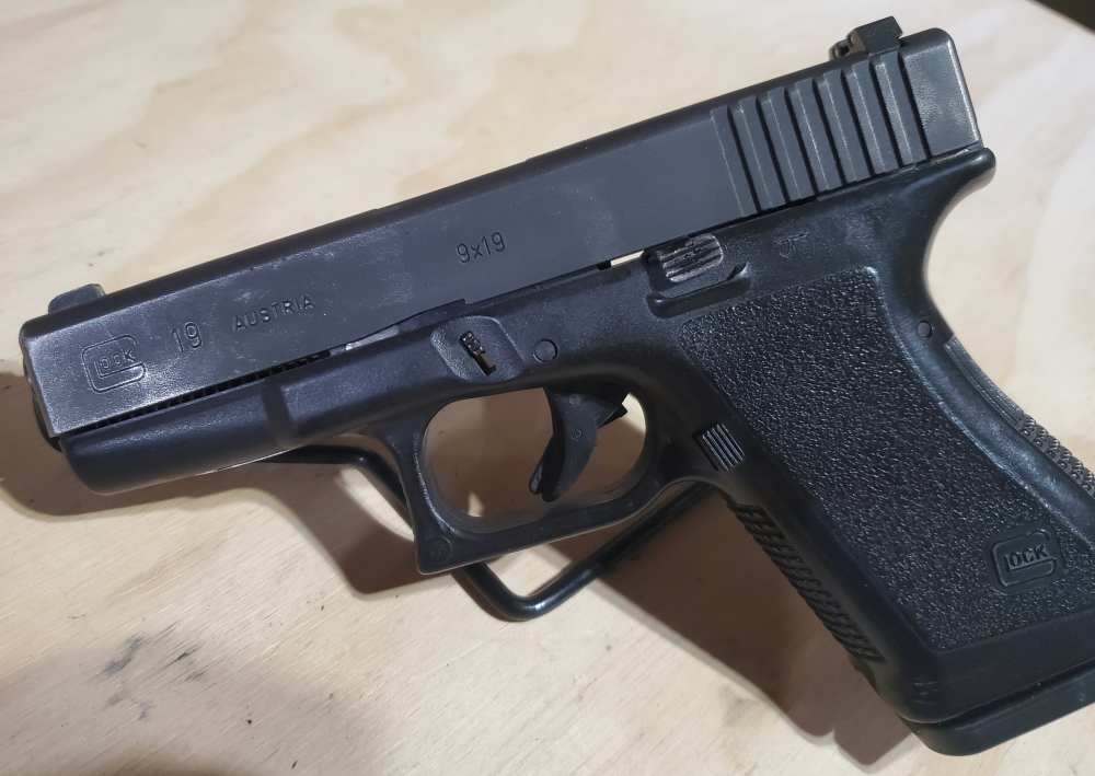 Police Trade-in Glock 19 Gen 2 9mm -img-2
