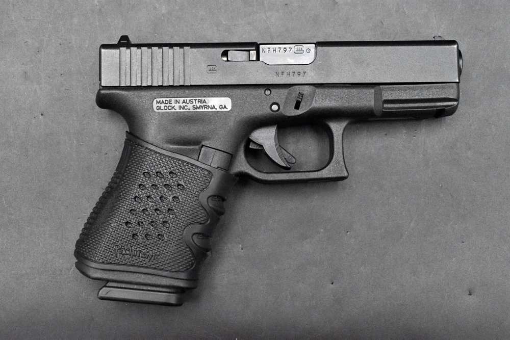 Glock 23 Gen 3 .40 S&W Compact Carry (4) Magazines-img-26