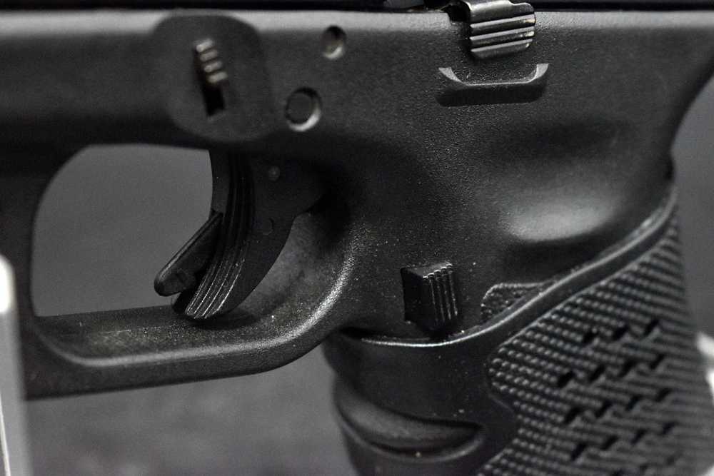 Glock 23 Gen 3 .40 S&W Compact Carry (4) Magazines-img-20