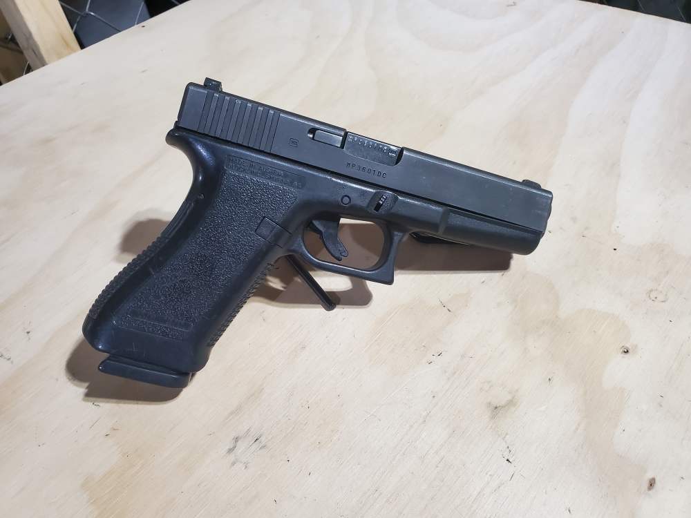 Police Trade-in Glock 17 Gen 2 9mm-img-0