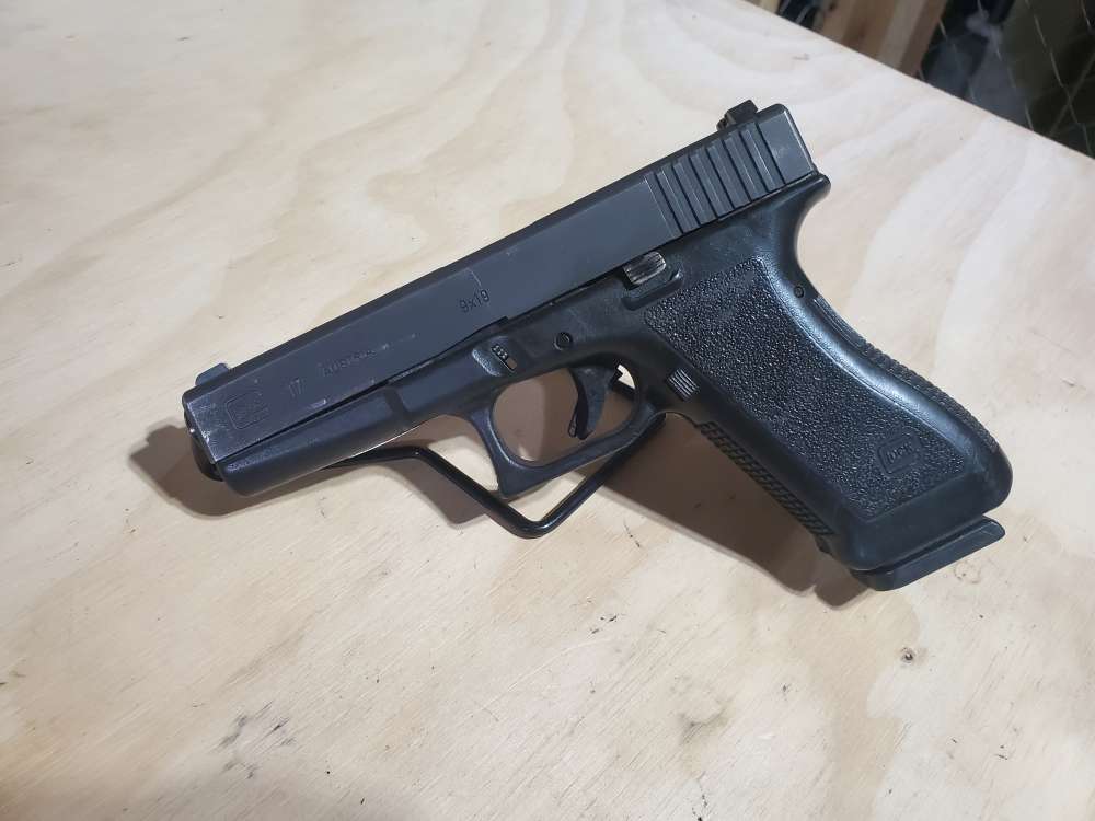 Police Trade-in Glock 17 Gen 2 9mm-img-1