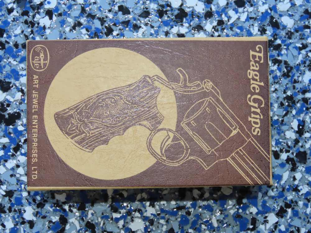 Beautiful Smooth Wood COLT PYTHON Grips  Art  Jewel Eagle Box No Reserve-img-10