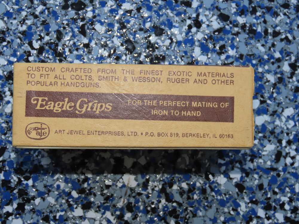 Beautiful Smooth Wood COLT PYTHON Grips  Art  Jewel Eagle Box No Reserve-img-2