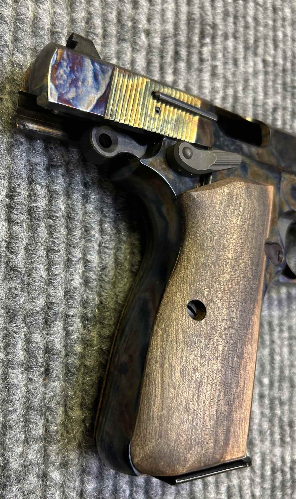 *Never Fired* Inglis P-35 Semi Auto Pistol Case Hardened w/ Two Mags - 9mm-img-14