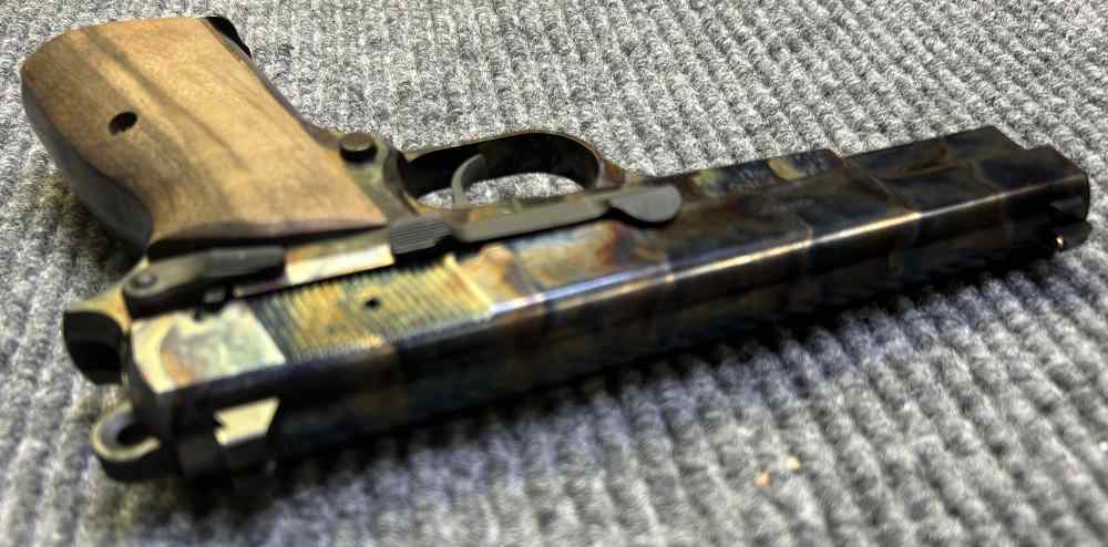 *Never Fired* Inglis P-35 Semi Auto Pistol Case Hardened w/ Two Mags - 9mm-img-11