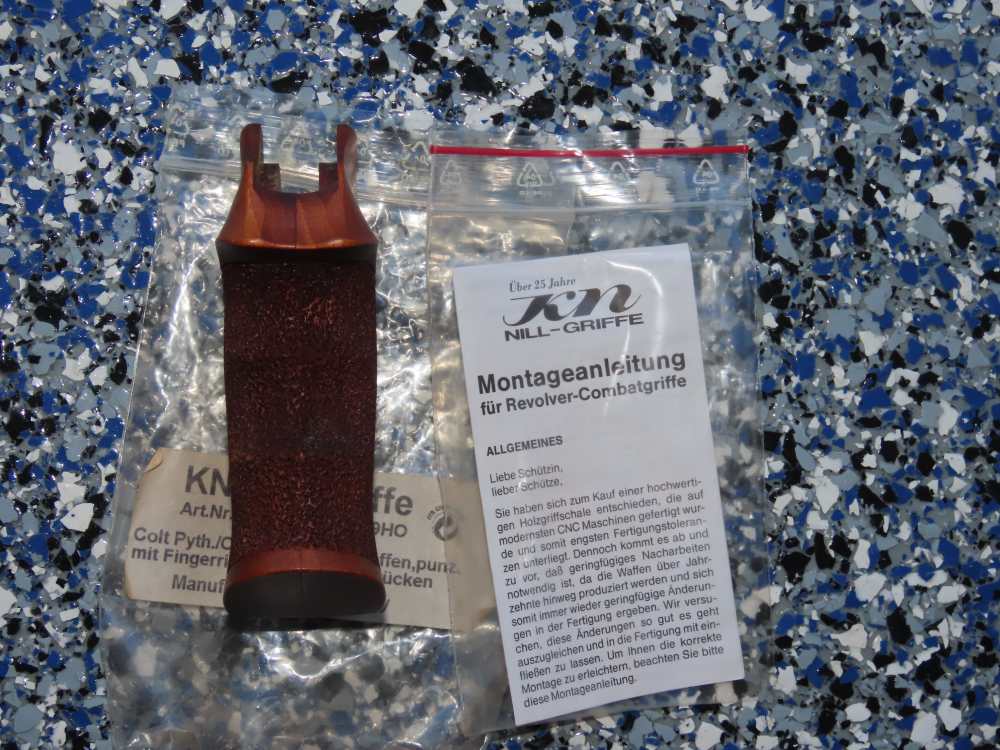 Rare! KN NILL-GRIFFE carved COLT PYTHON Wood  Match Target Grips No Reserve-img-8