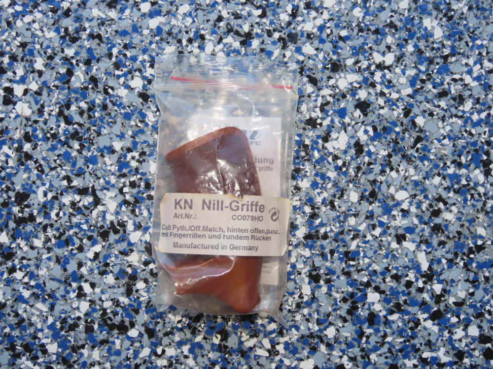 Rare! KN NILL-GRIFFE carved COLT PYTHON Wood  Match Target Grips No Reserve-img-5