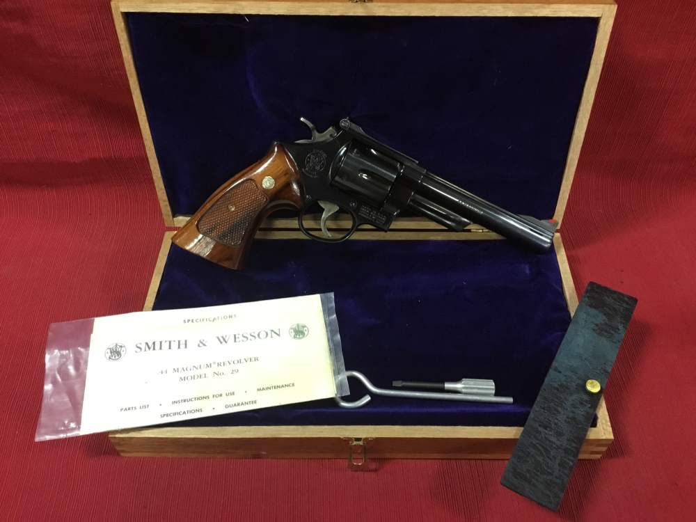 Smith & Wesson model 29-2 W/ Display Box-img-0