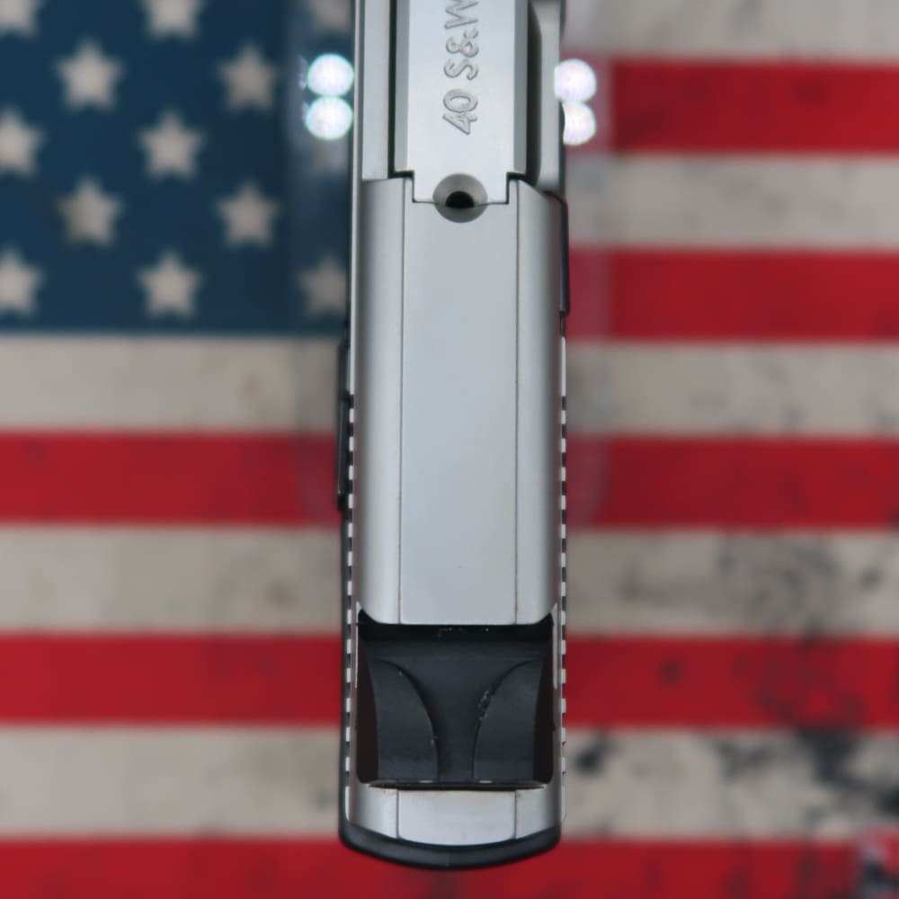 Smith & Wesson SW40VE .40 S&W Semi-Auto Pistol 4" Two Tone Laser 3 Mags-img-10