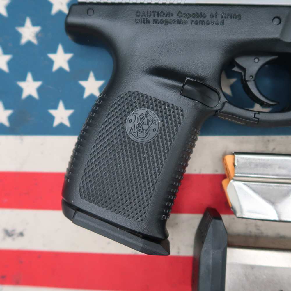 Smith & Wesson SW40VE .40 S&W Semi-Auto Pistol 4" Two Tone Laser 3 Mags-img-5