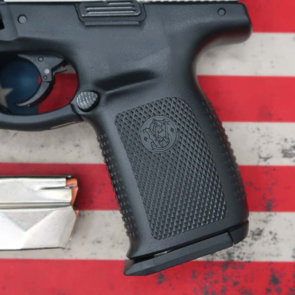 Smith & Wesson SW40VE .40 S&W Semi-Auto Pistol 4" Two Tone Laser 3 Mags-img-1