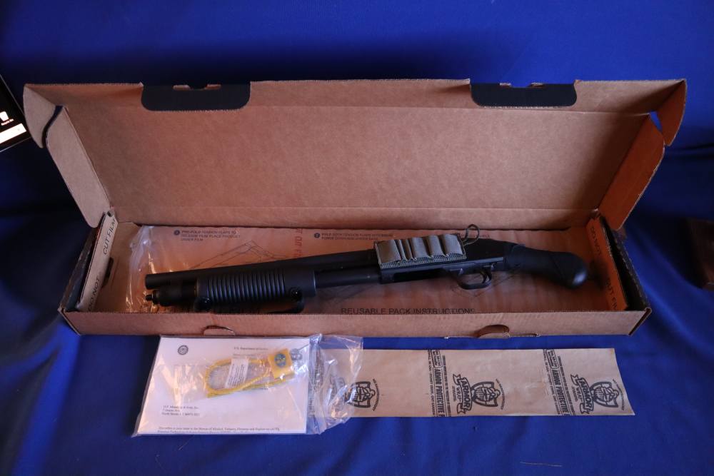 Mossberg 590 shockwave 12ga 3" pistol shotgun 14" in 98% in original box -img-0
