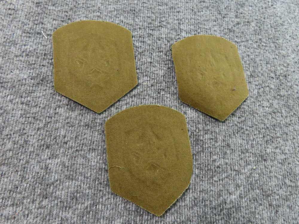 34 PIECE SOVIET RUSSIAN AND EAST GERMAN MILITARY PATCHES, COLLAR TABS-img-8