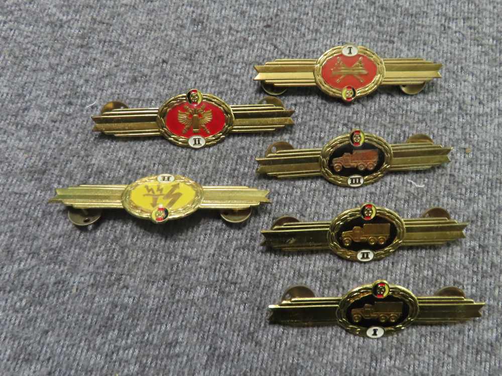 34 PIECE SOVIET RUSSIAN AND EAST GERMAN MILITARY PATCHES, COLLAR TABS-img-20