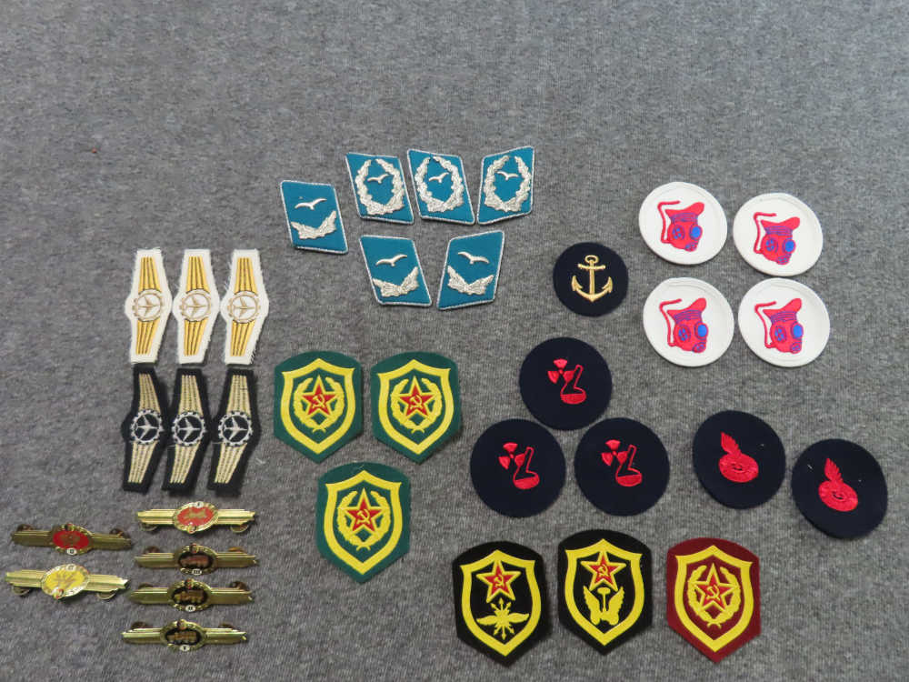 34 PIECE SOVIET RUSSIAN AND EAST GERMAN MILITARY PATCHES, COLLAR TABS-img-0