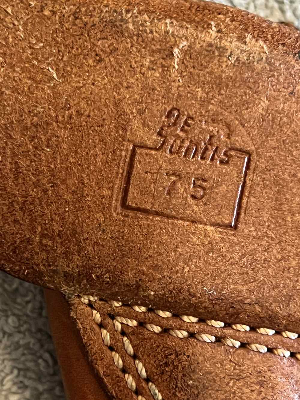 VINTAGE DeSANTIS No. 75 LEATHER  HOLSTER, FOR SMALL FRAME AUTO-img-2