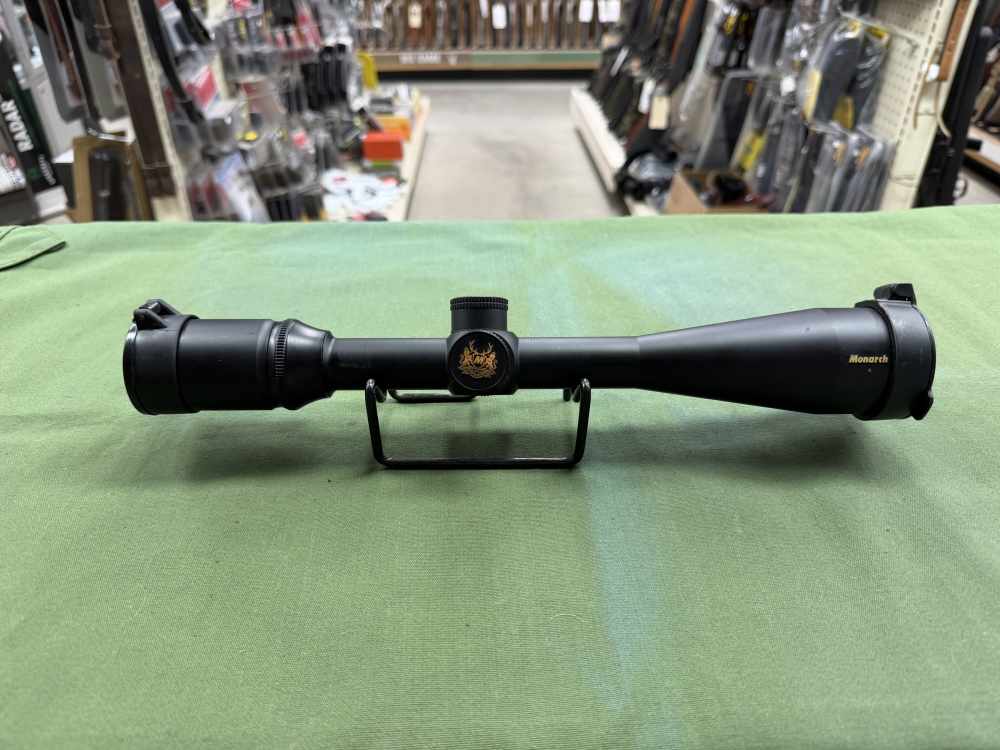 Nikon Monarch 5-20x44 side locking parallax  folding caps nice condition -img-1