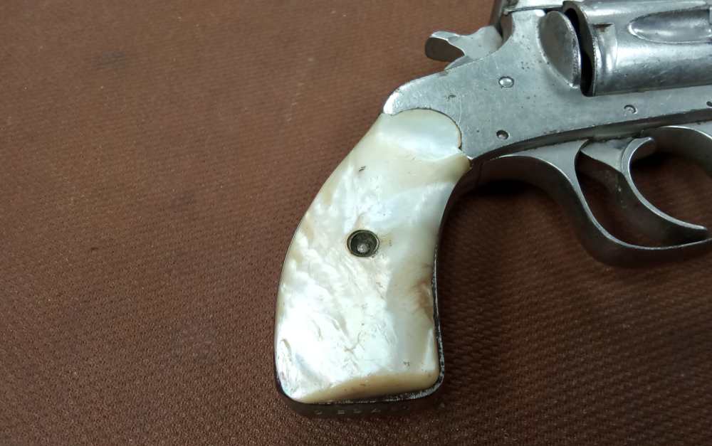 Forehand Arms Top Break 32 S&W Revolver PEARL GRIPS -img-11