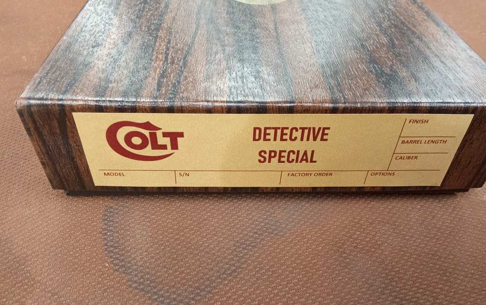 Colt detective special CUSTOM ENGRAVED.38 SPL Revolver -img-9