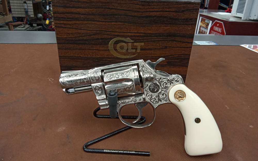 Colt detective special CUSTOM ENGRAVED.38 SPL Revolver -img-0