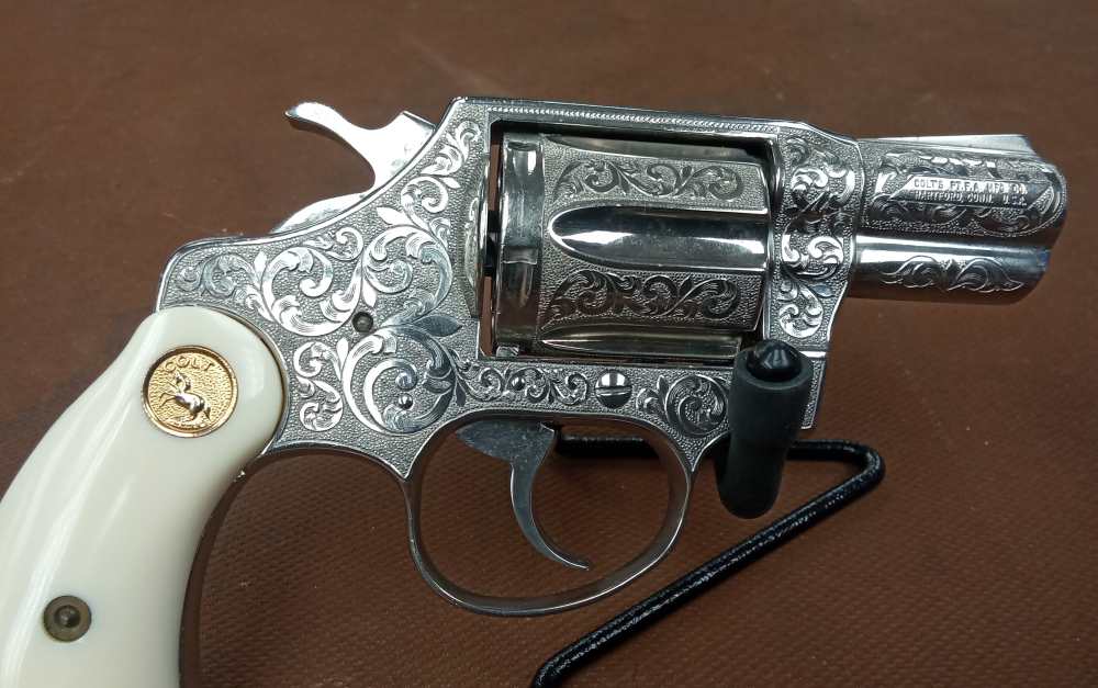 Colt detective special CUSTOM ENGRAVED.38 SPL Revolver -img-8