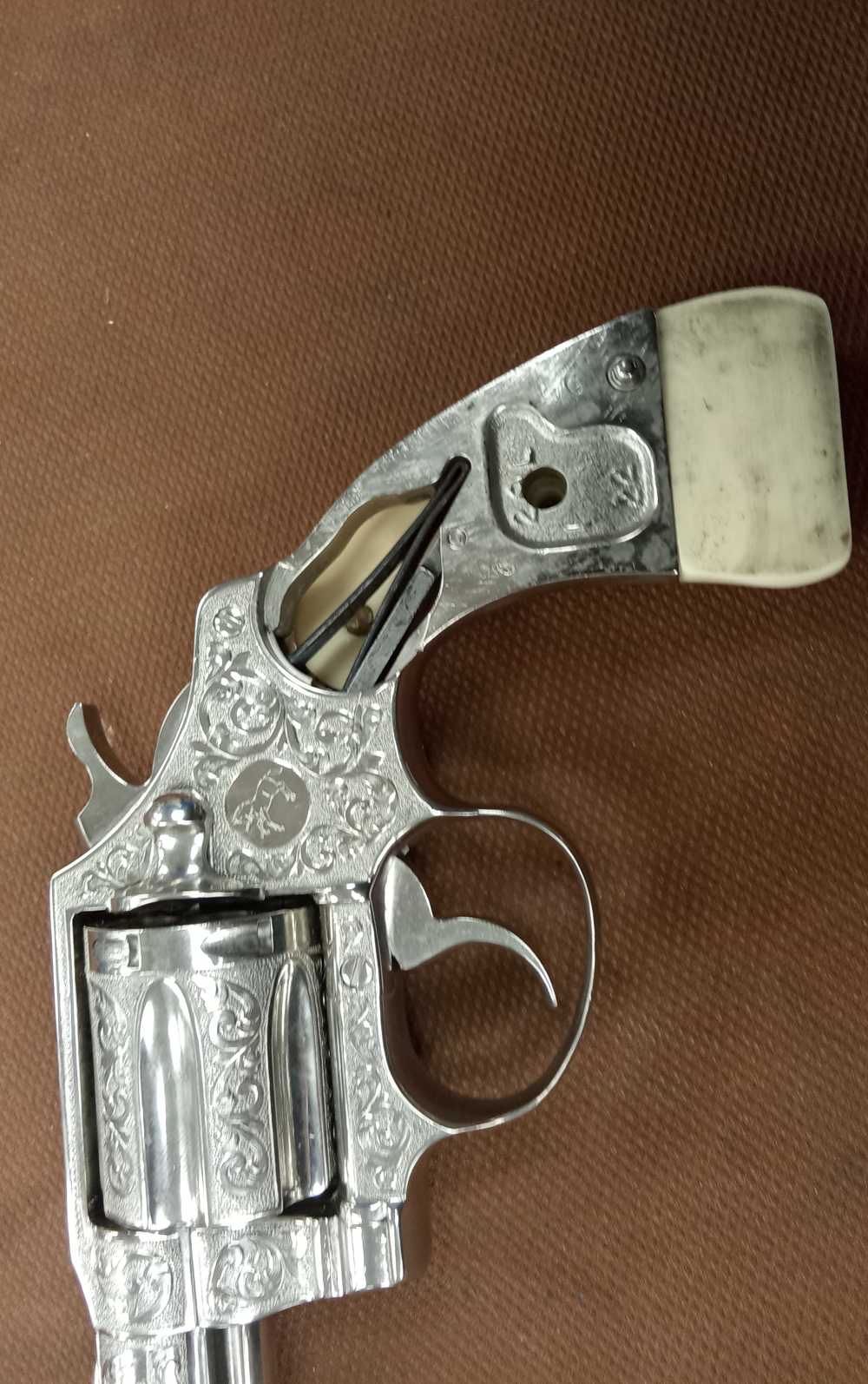 Colt detective special CUSTOM ENGRAVED.38 SPL Revolver -img-22
